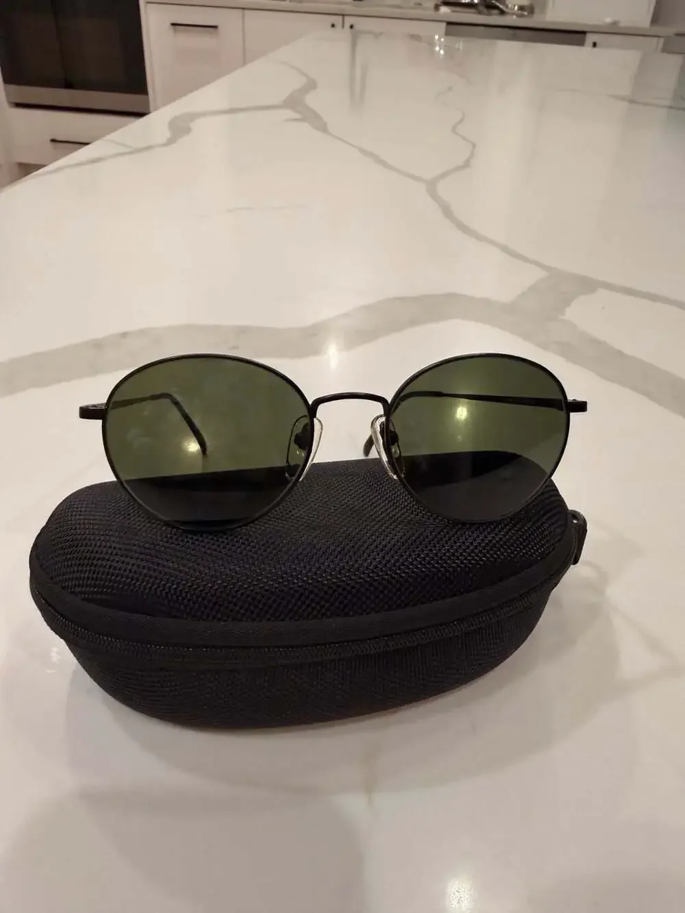 Vintage Nikon VT5801-5 Round Metal Sunglasses in Matte Black with Green Lenses